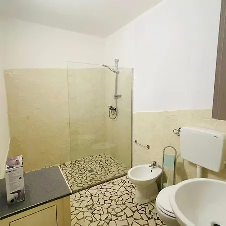 Vicino Aeroporto - Orange Marina Όλμπια